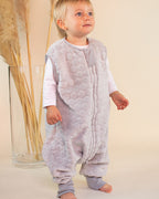 SAQUITOS FLEECE CON SALIDA PARA PIES
