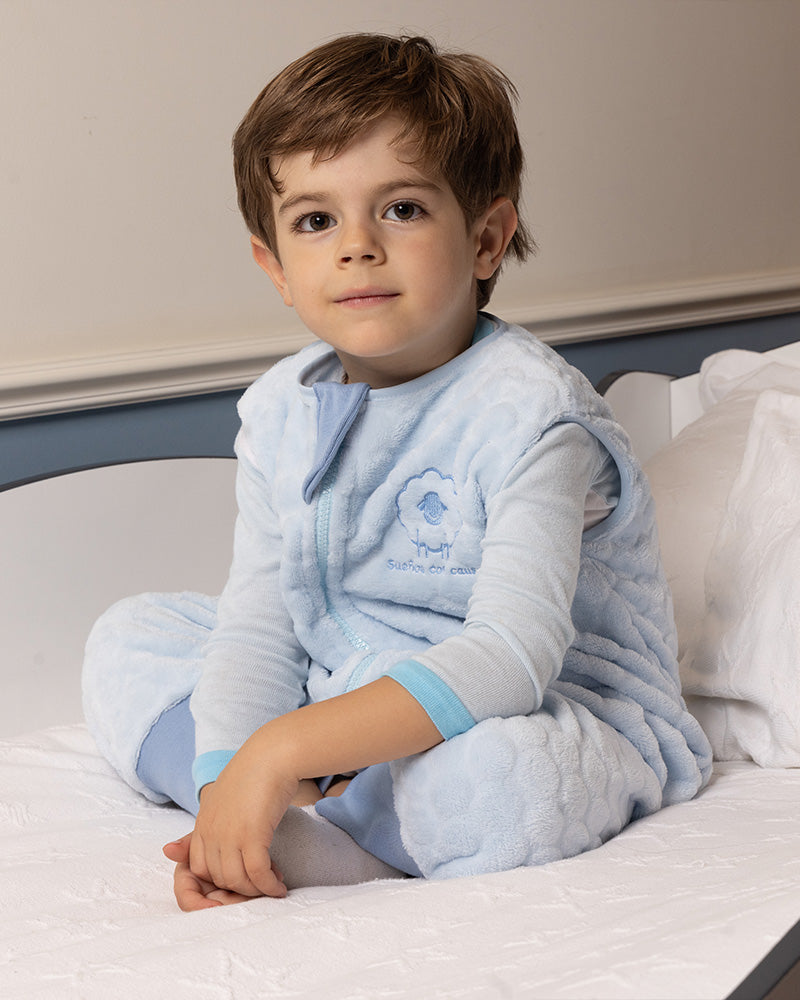 SAQUITOS FLEECE CON SALIDA PARA PIES