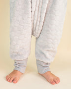 SAQUITOS FLEECE CON SALIDA PARA PIES