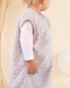 SAQUITOS FLEECE CON SALIDA PARA PIES