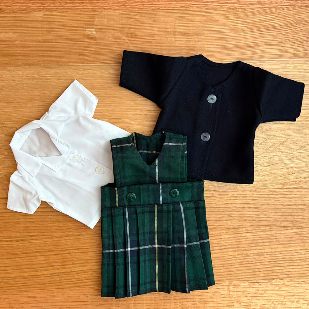 UNIFORMES DE MUÑECAS